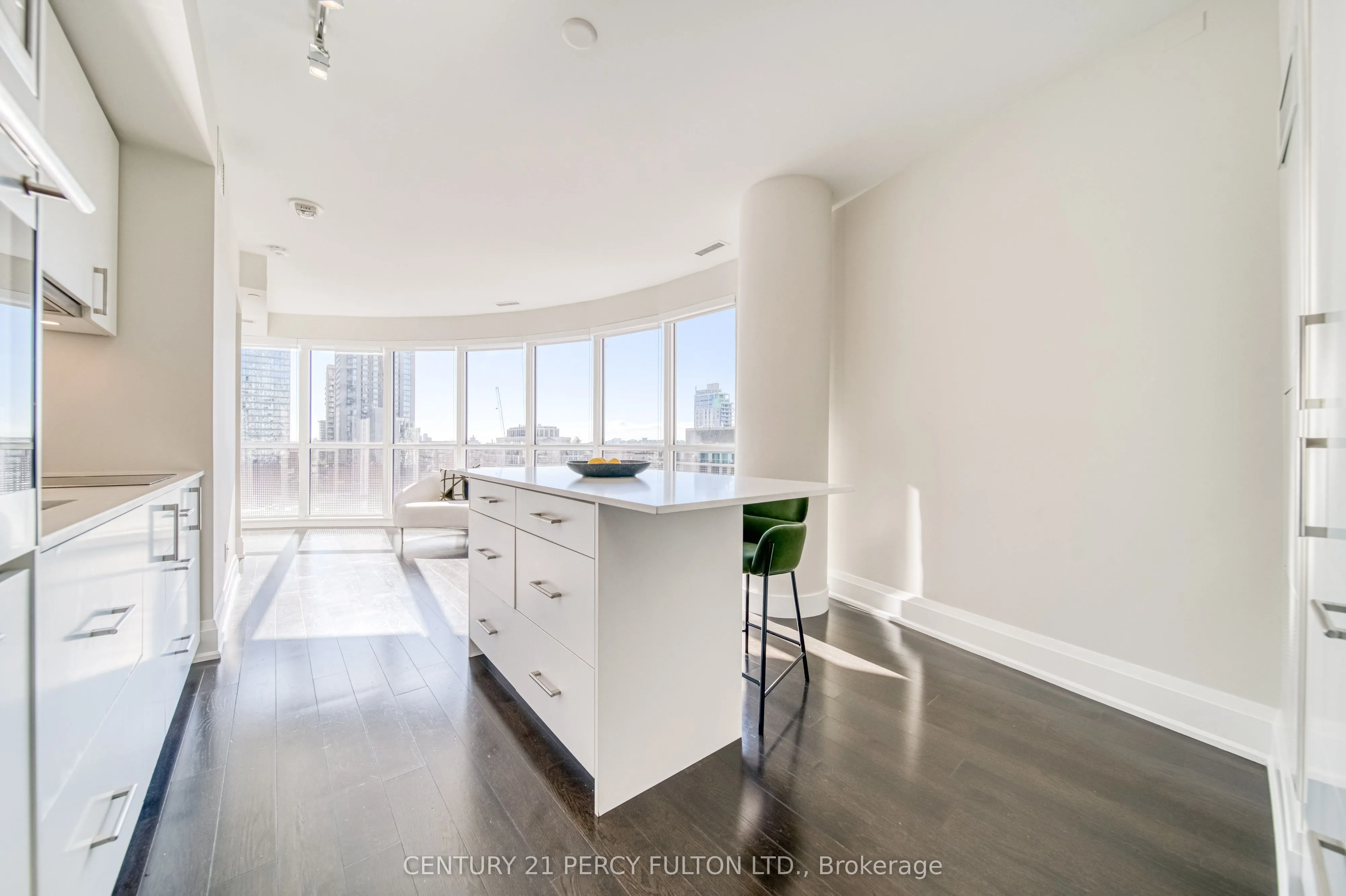 88 Cumberland Street, #904