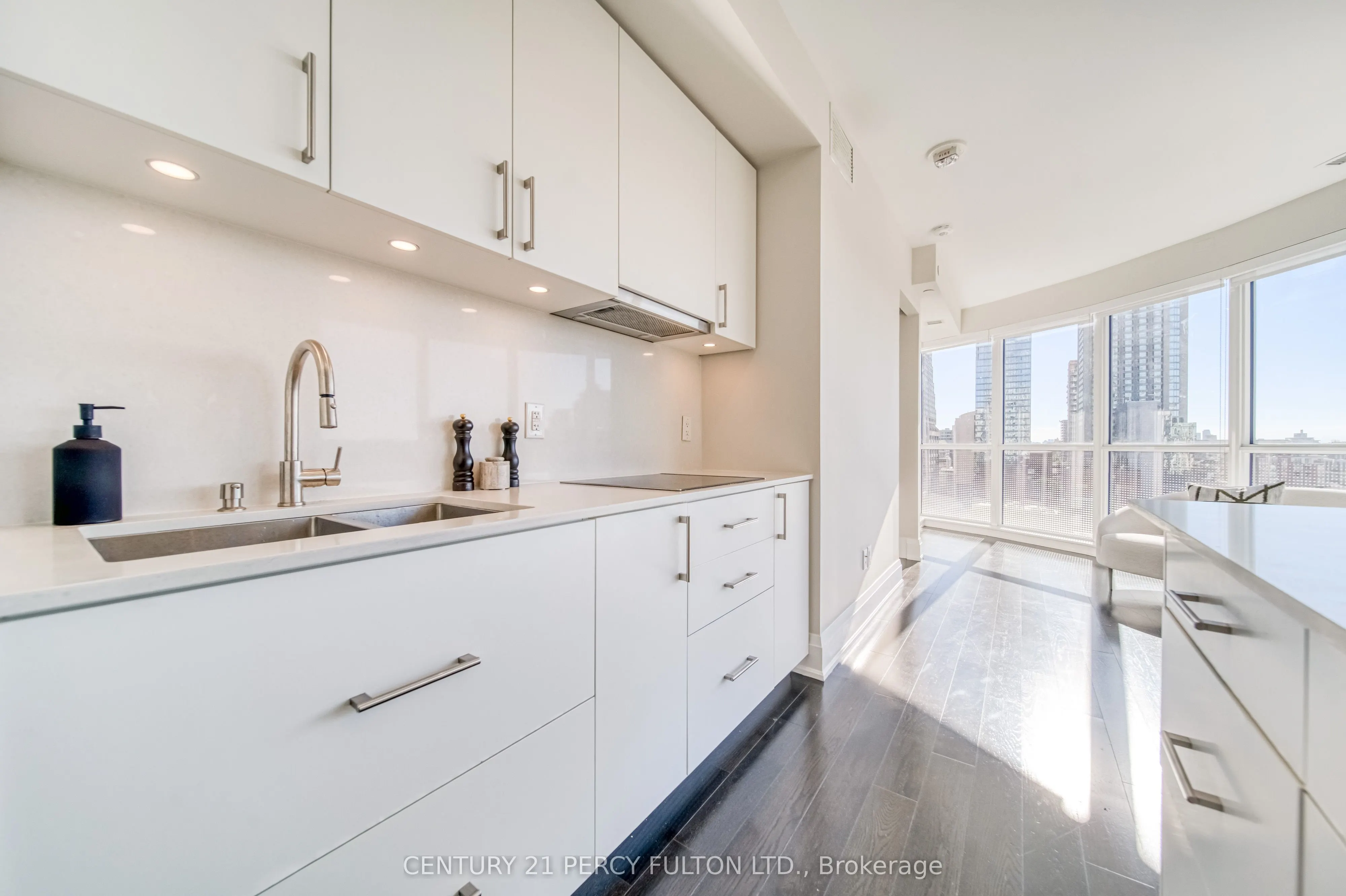 88 Cumberland Street, #904