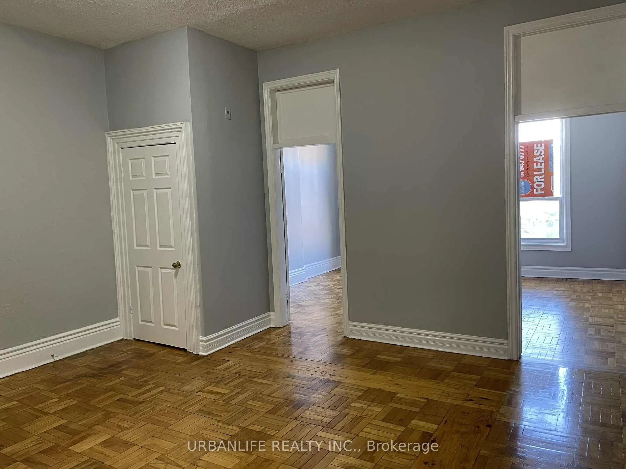 887 Queen Street W, #3rd Fl