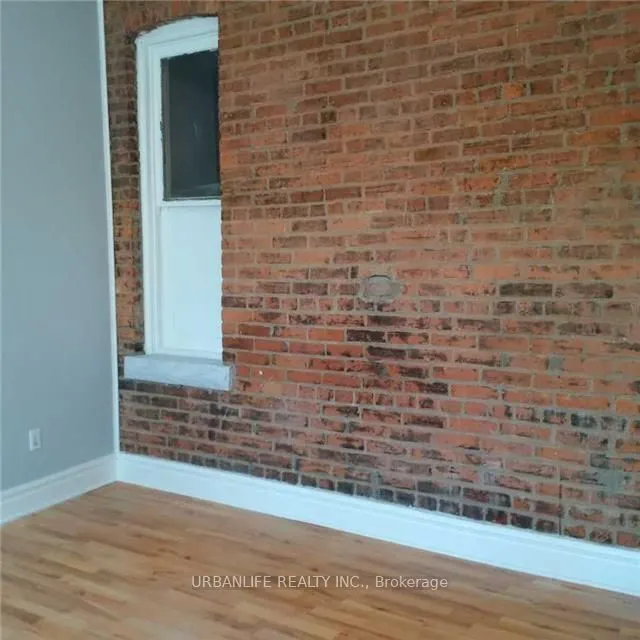 887 Queen Street W, #3rd Fl
