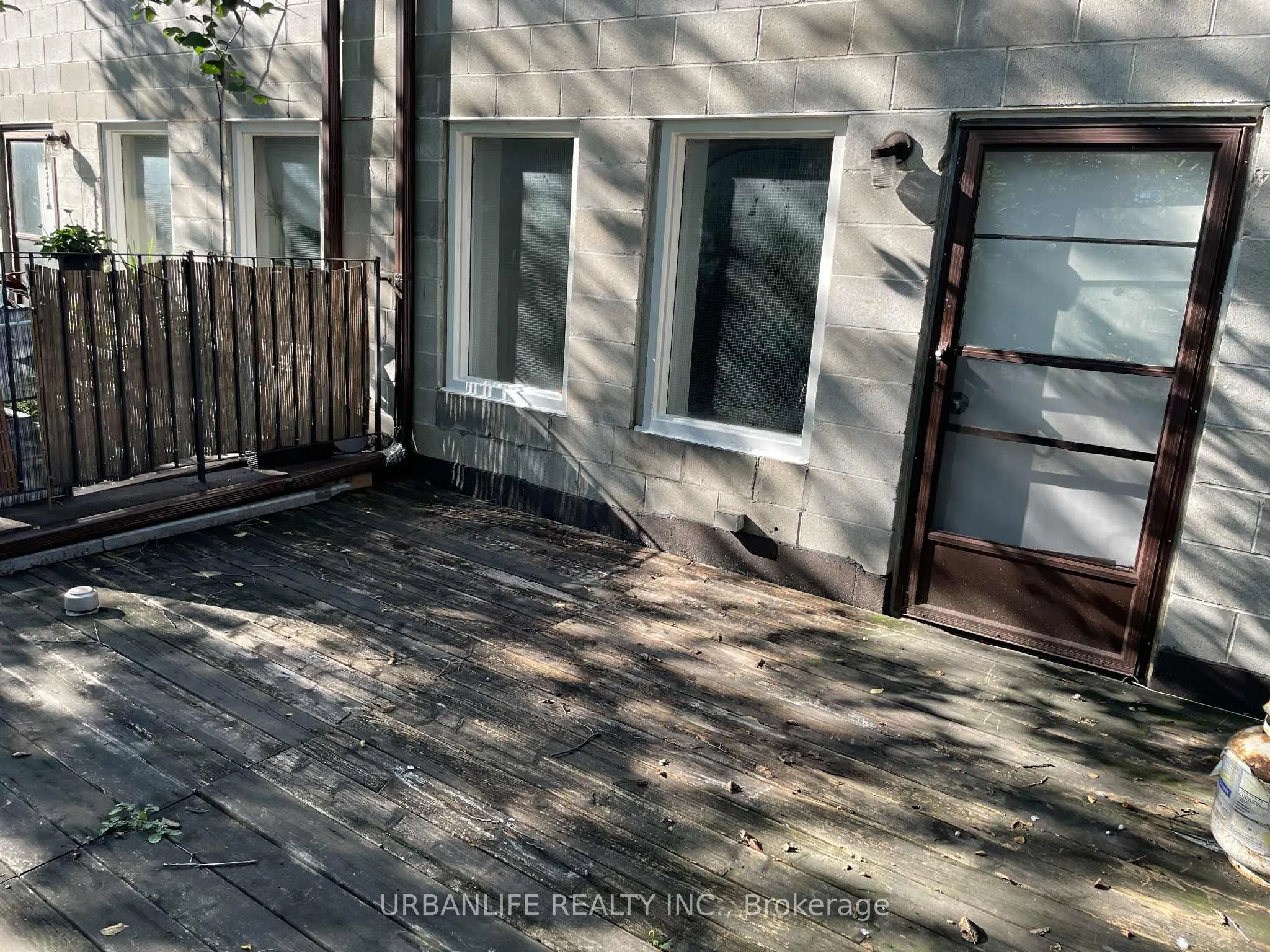 887 Queen Street W, #3rd Fl
