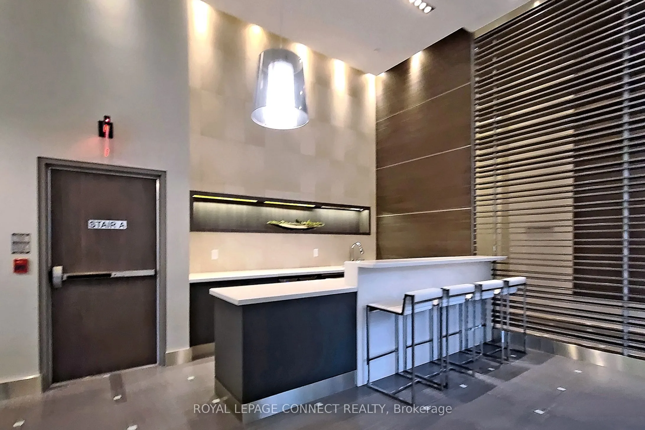 500 Sherbourne Street, #812