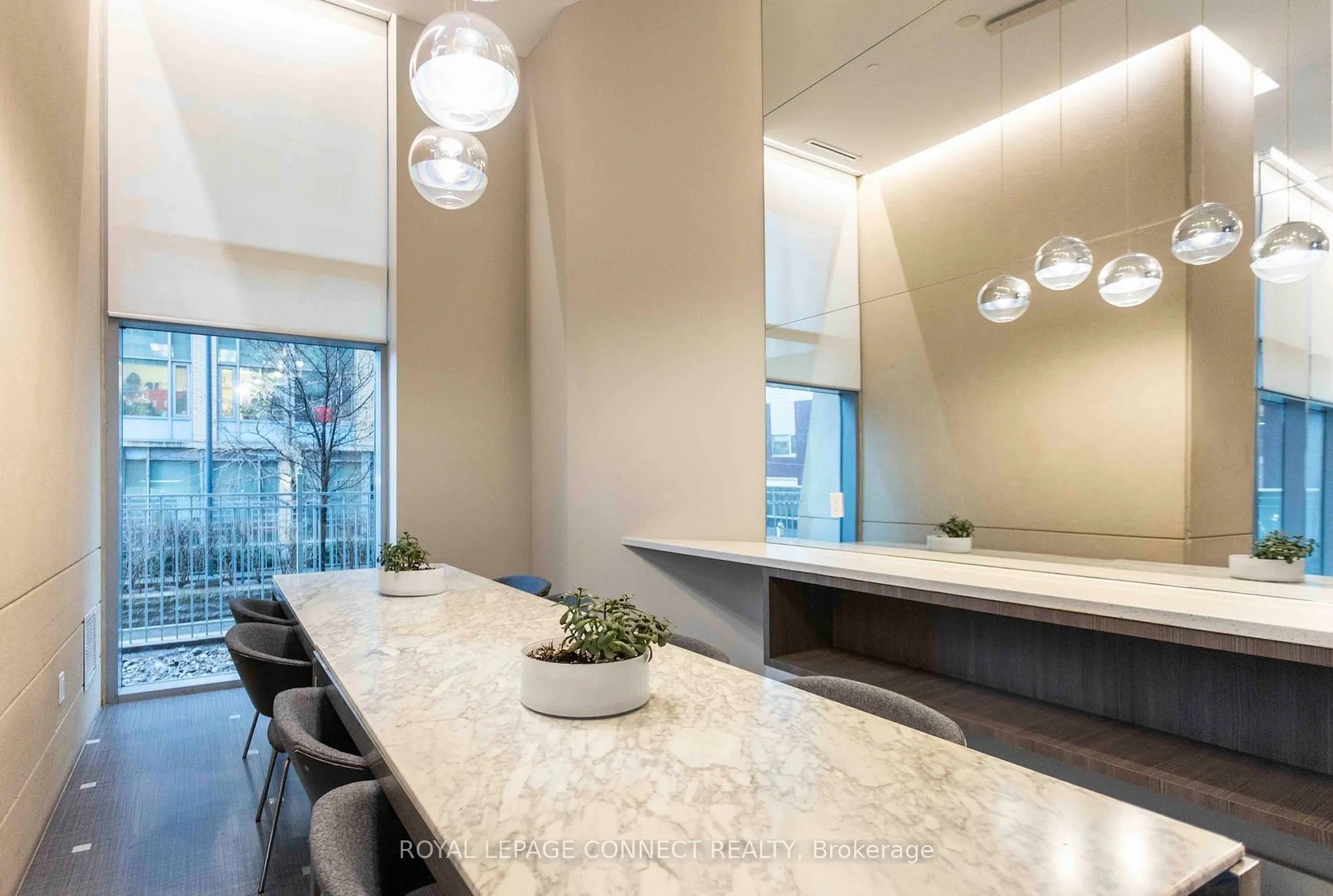 500 Sherbourne Street, #812