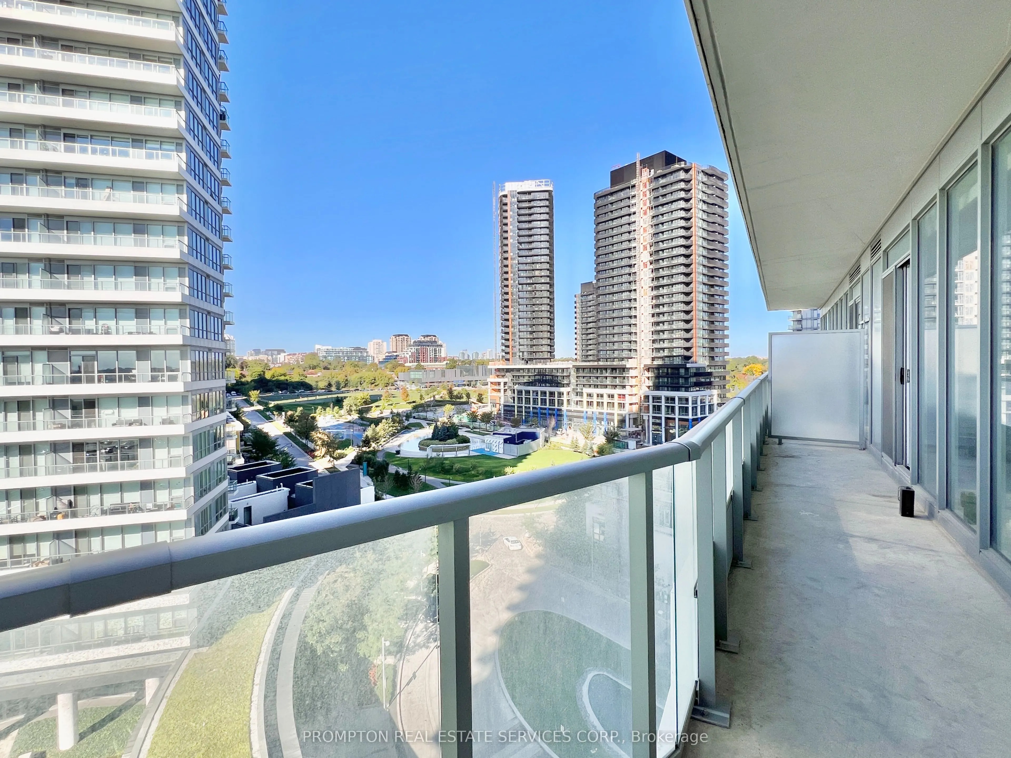 117 McMahon Drive, #907