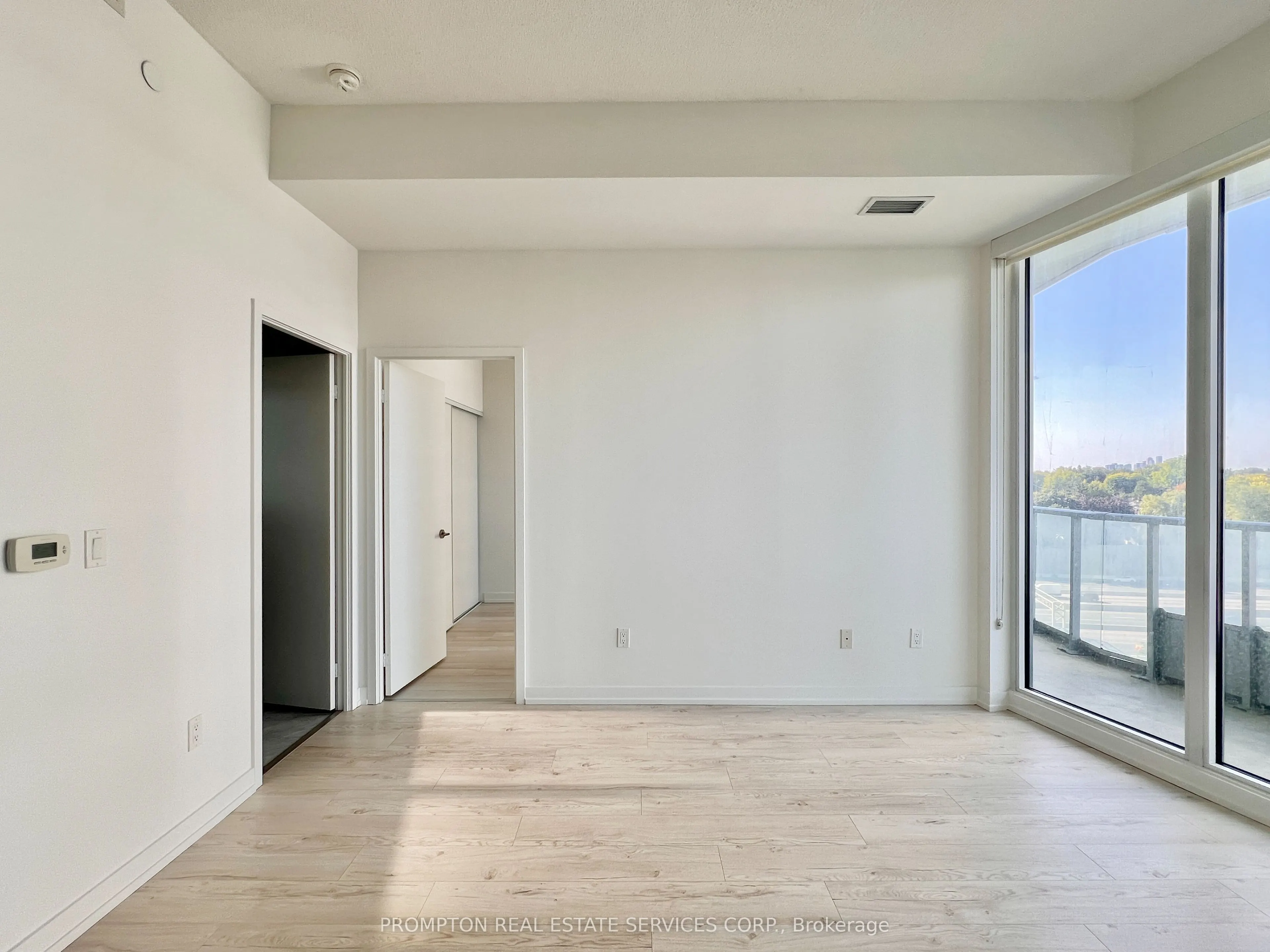117 McMahon Drive, #907