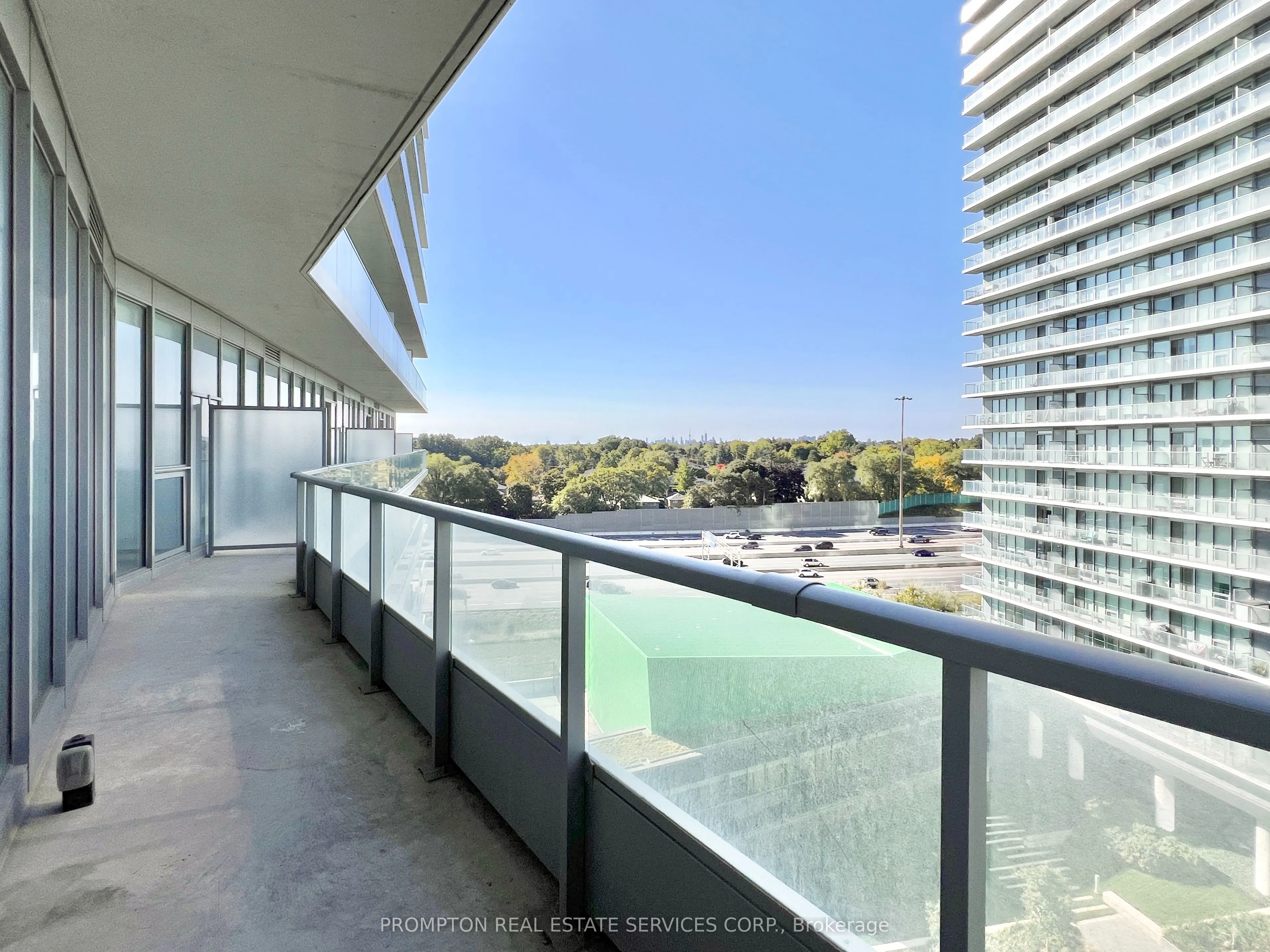 117 McMahon Drive, #907