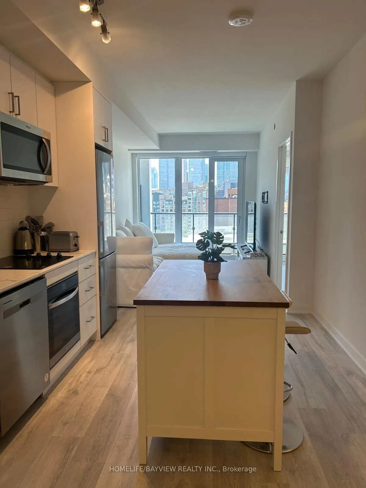 135 Lower Sherbourne Street W, #868