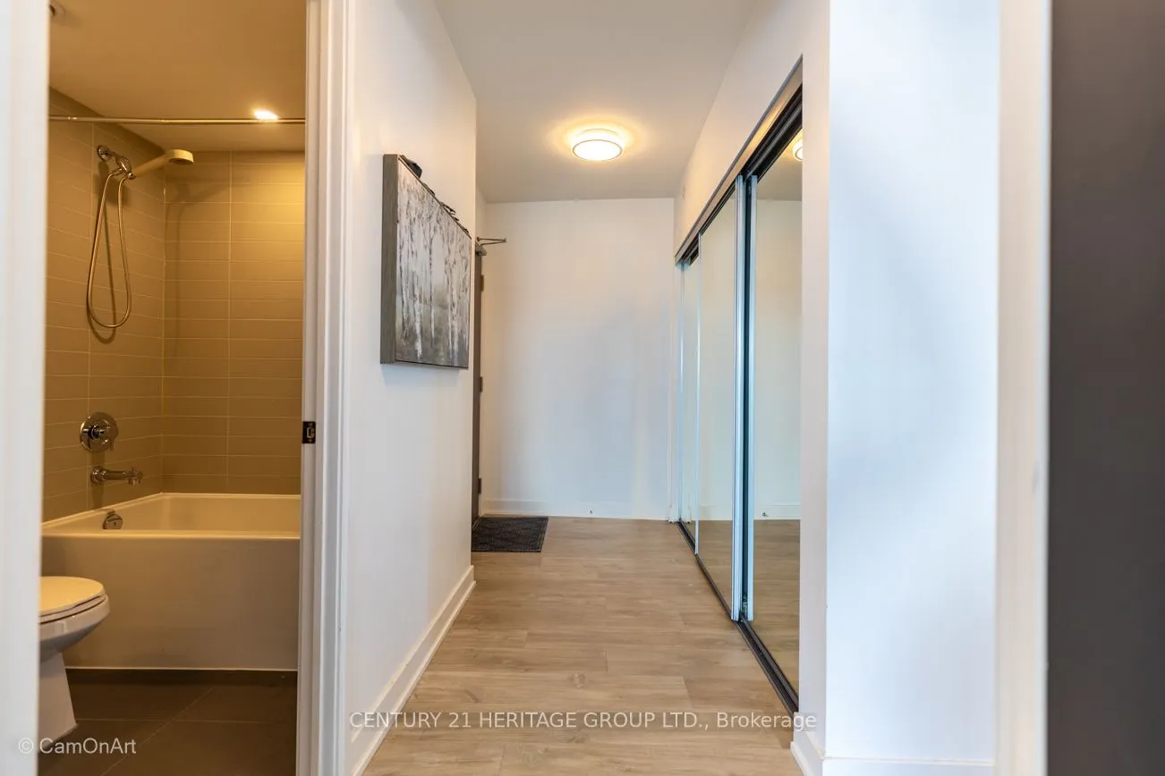 27 Bathurst Street, #1001