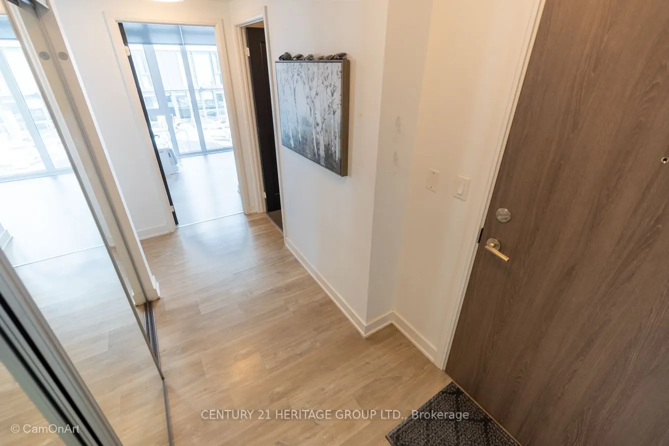 27 Bathurst Street, #1001