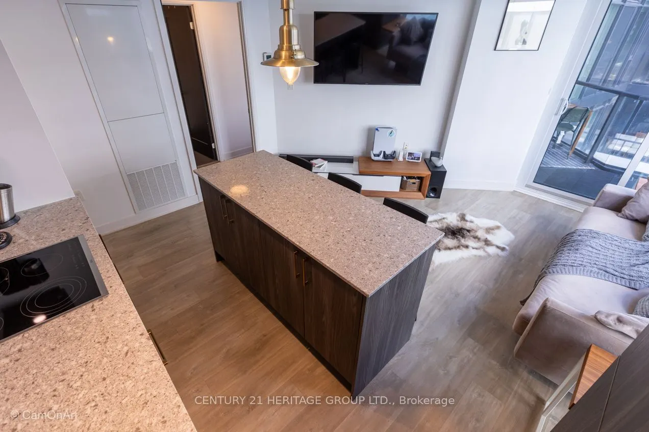 27 Bathurst Street, #1001