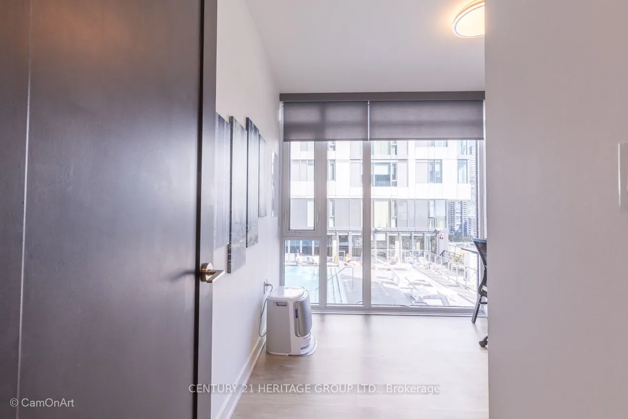 27 Bathurst Street, #1001
