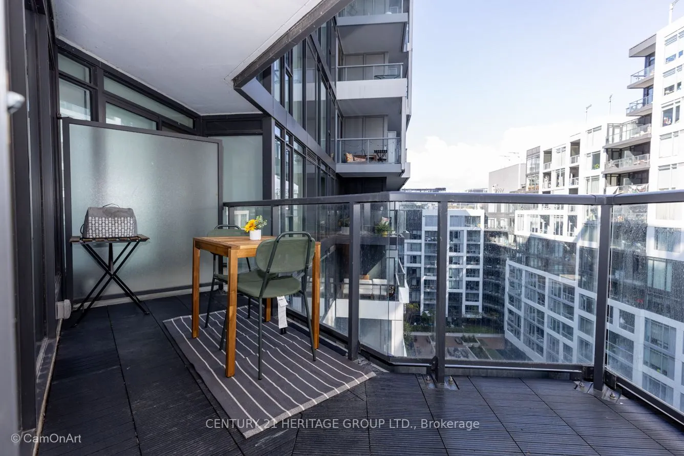 27 Bathurst Street, #1001