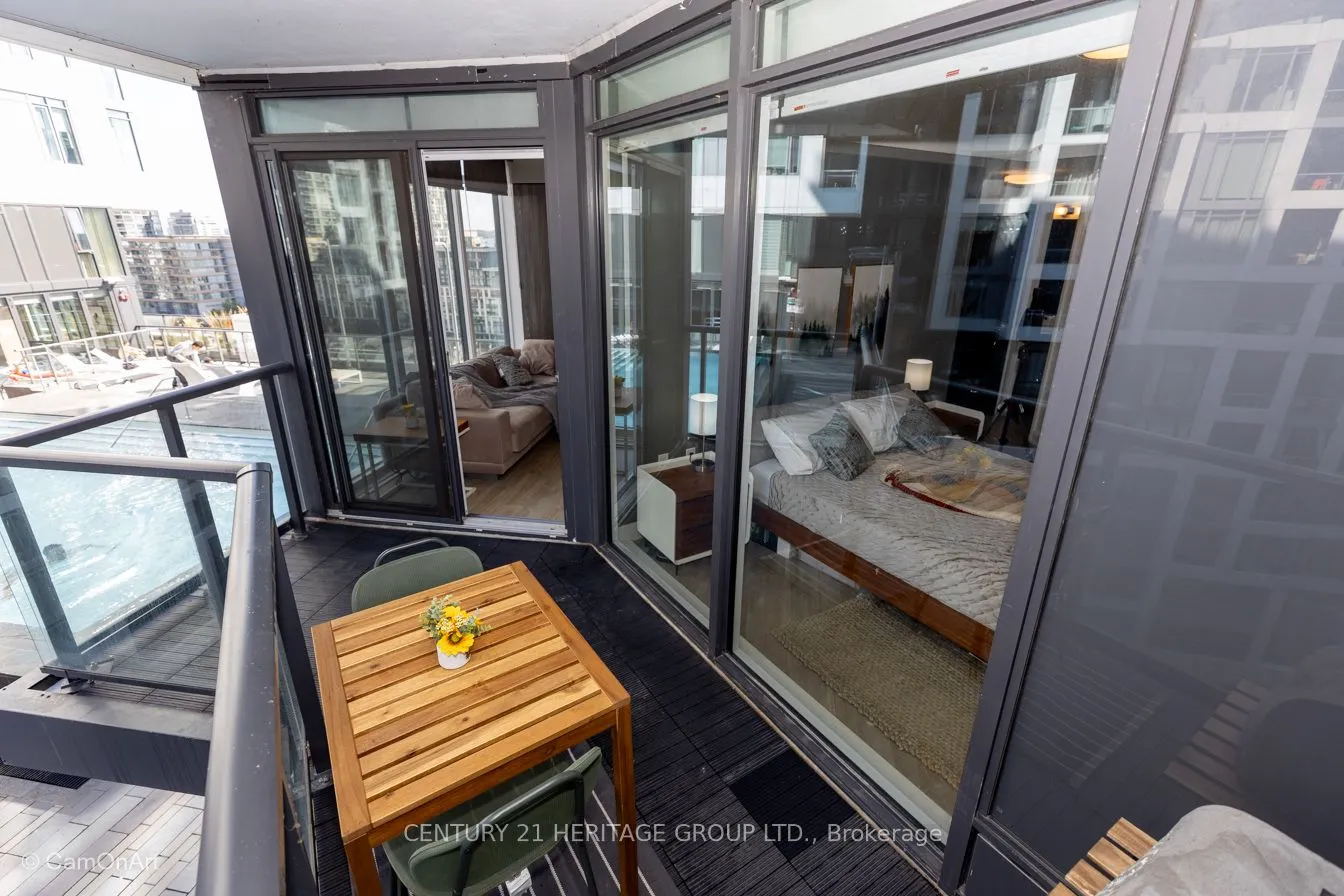 27 Bathurst Street, #1001