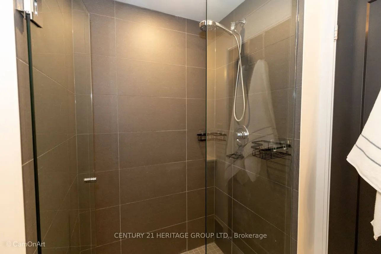 27 Bathurst Street, #1001