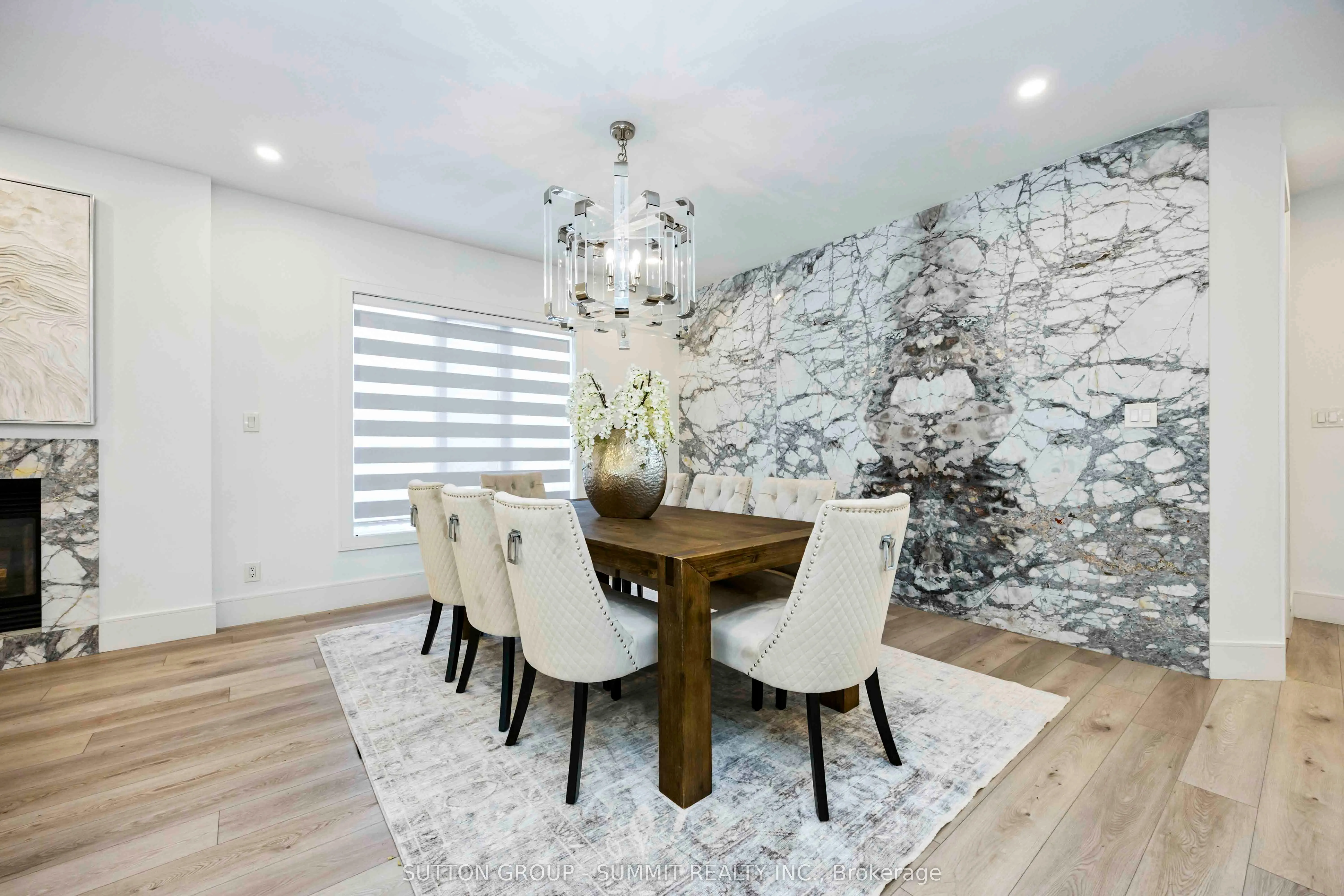 127 Munro Boulevard