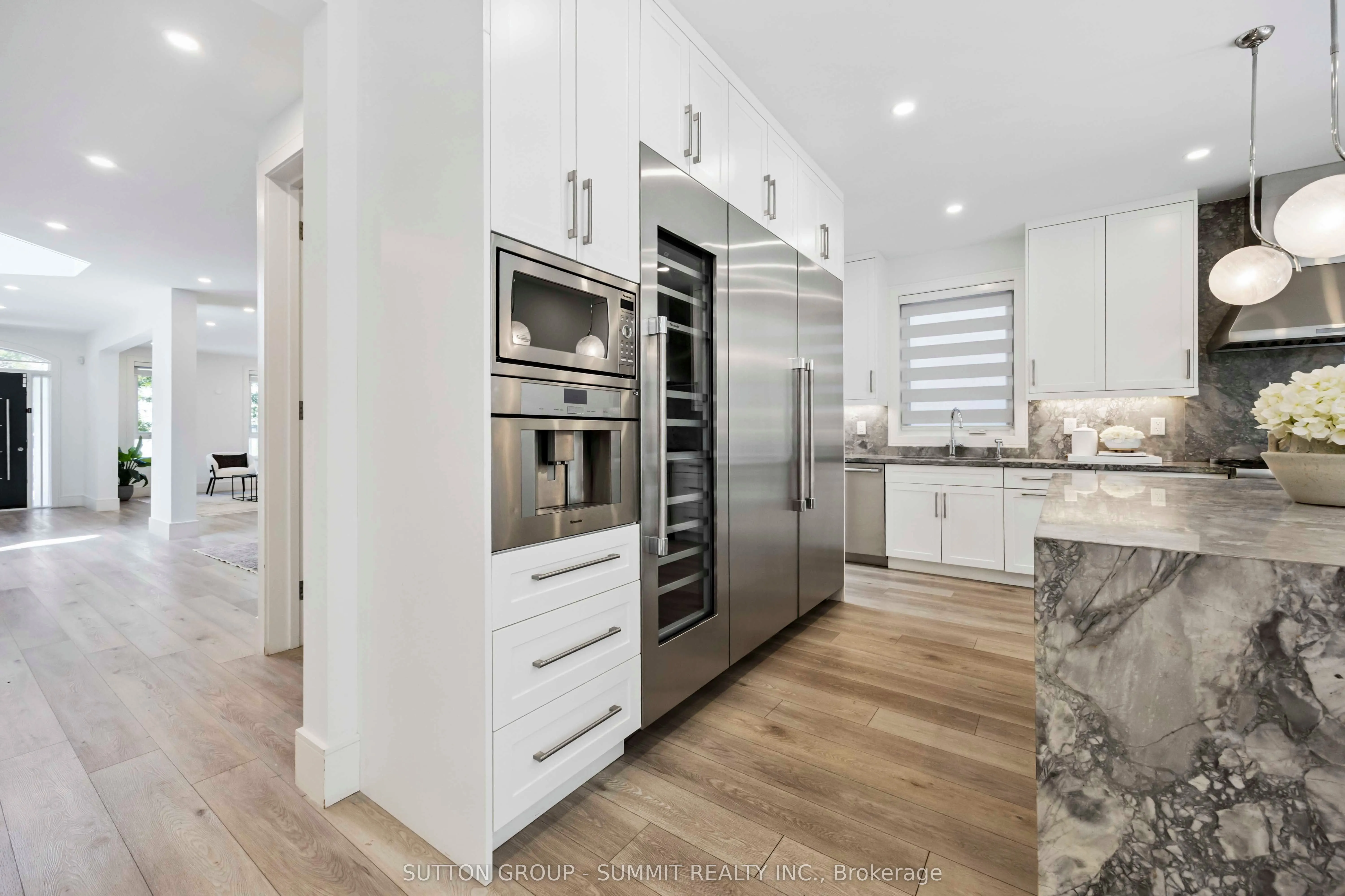 127 Munro Boulevard