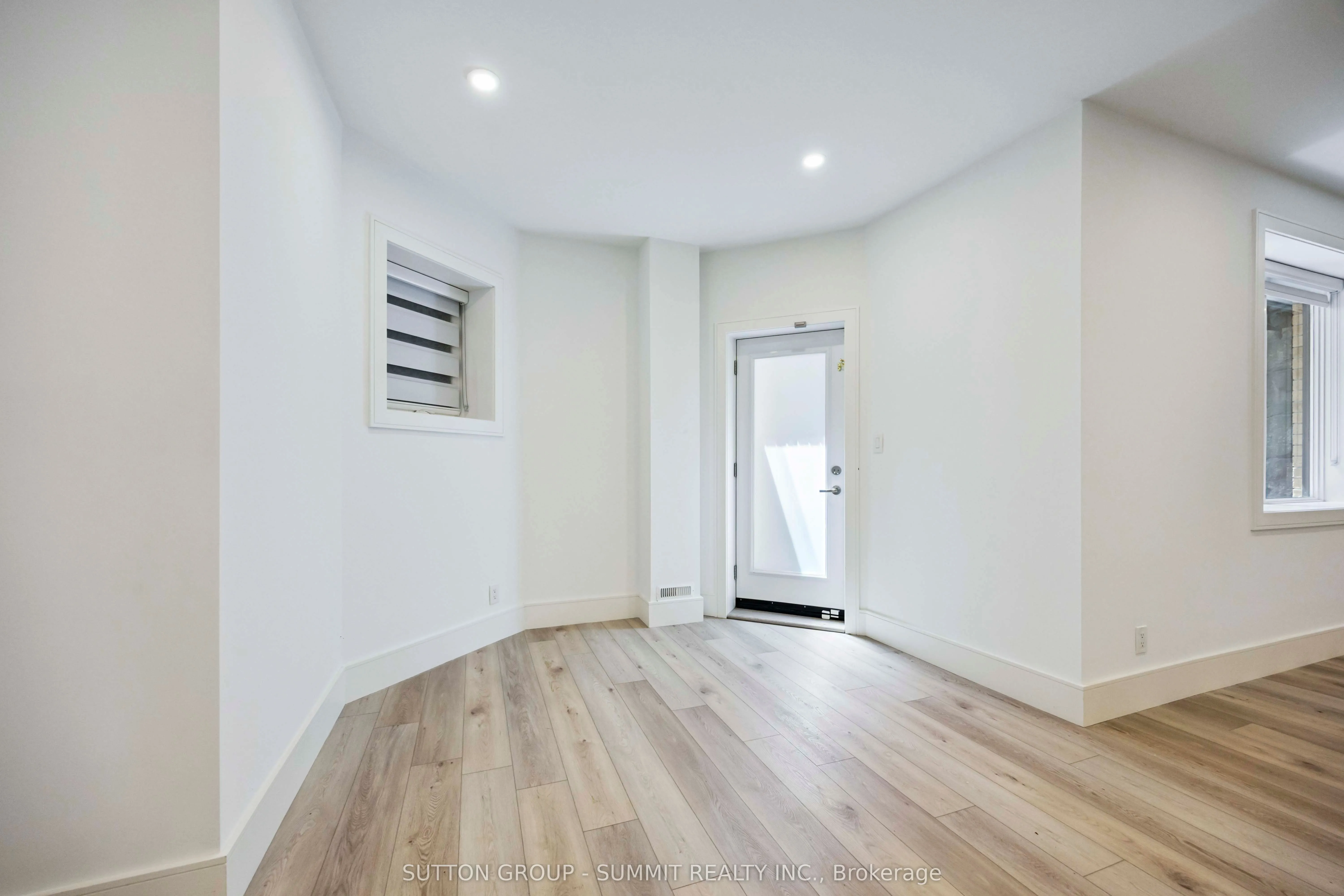 127 Munro Boulevard