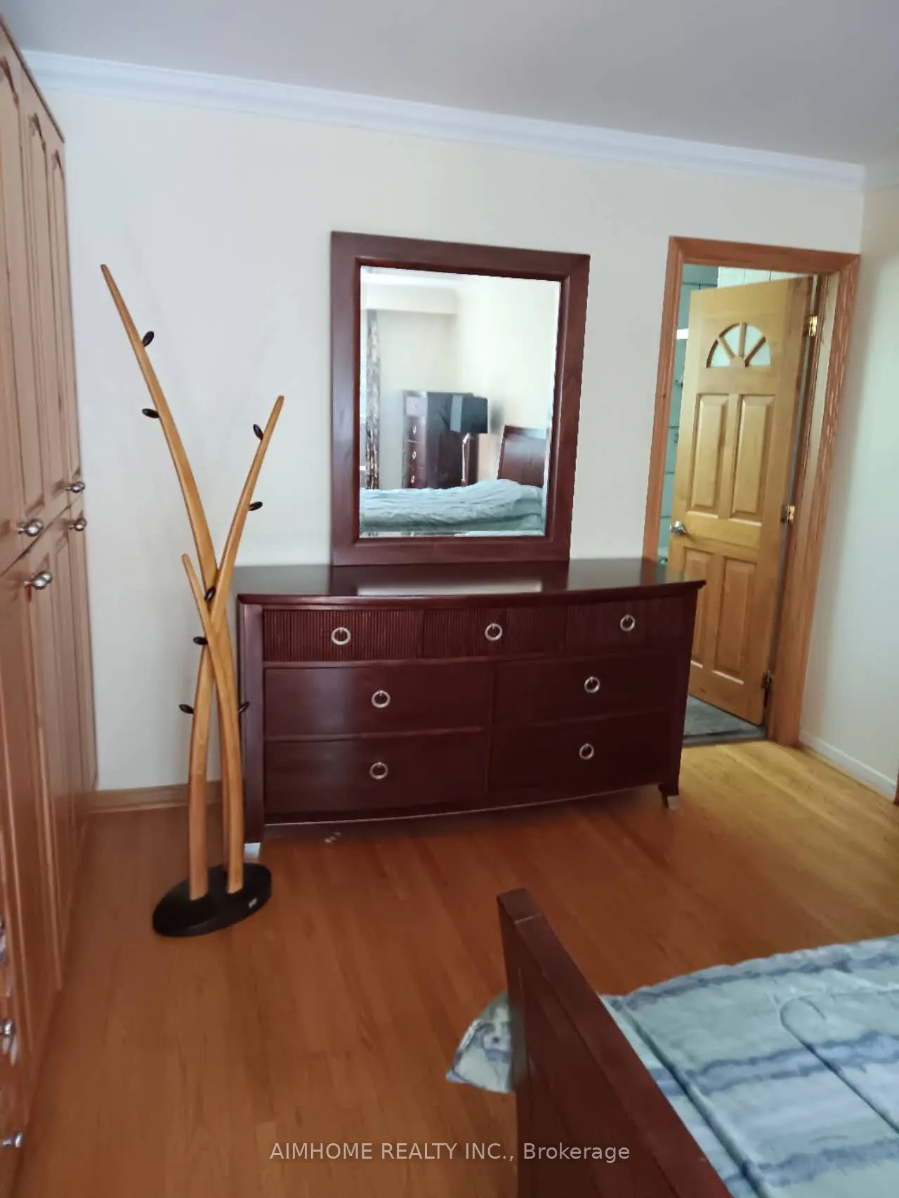 16 Wellesbourne Crescent, #Room1