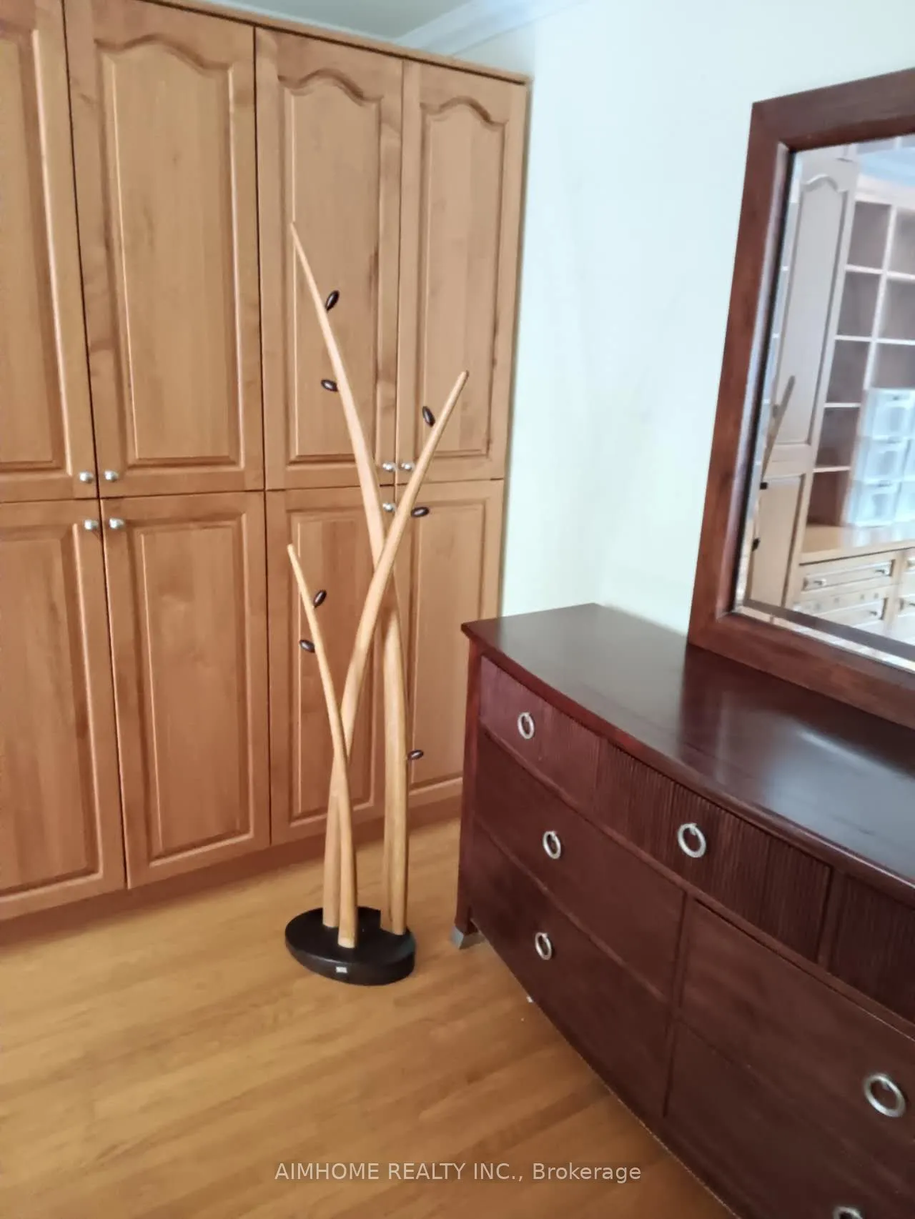 16 Wellesbourne Crescent, #Room1
