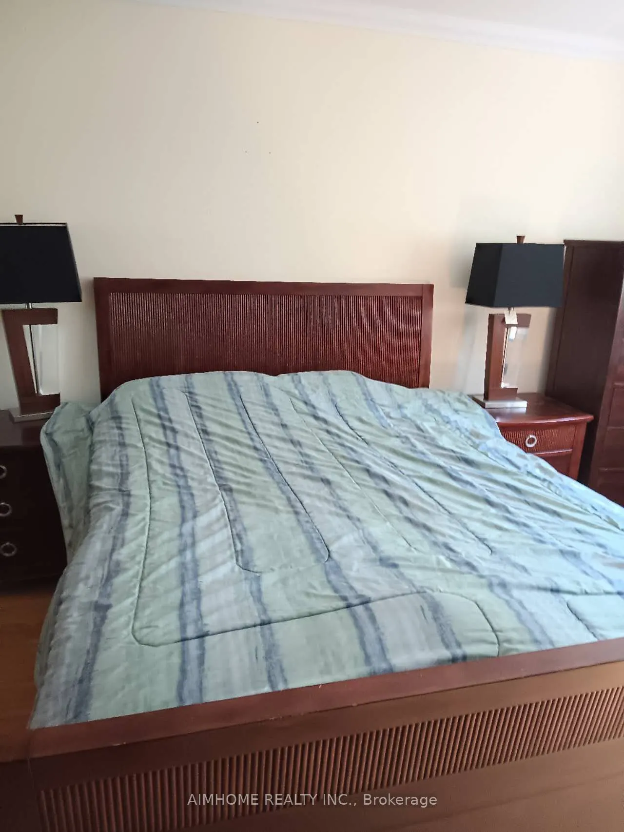 16 Wellesbourne Crescent, #Room1