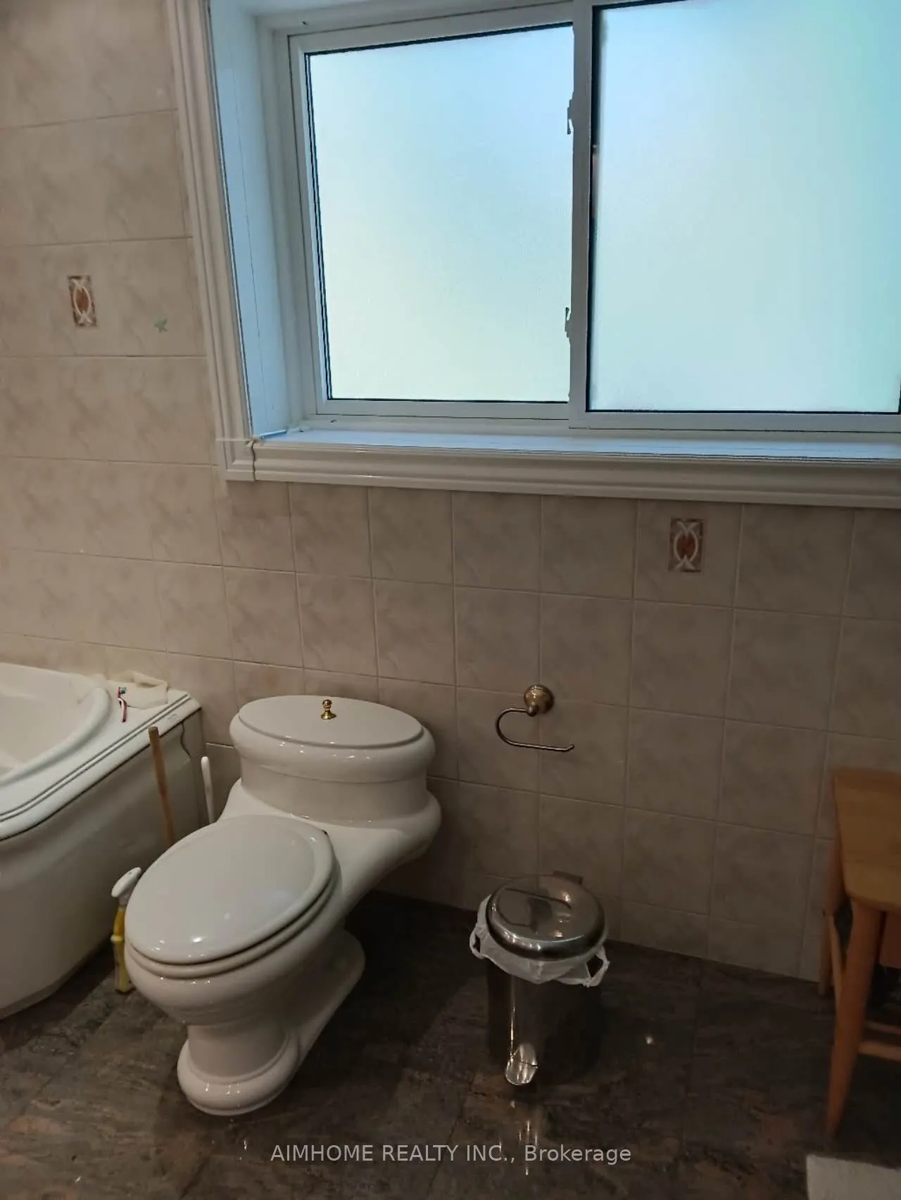 16 Wellesbourne Crescent, #Room1