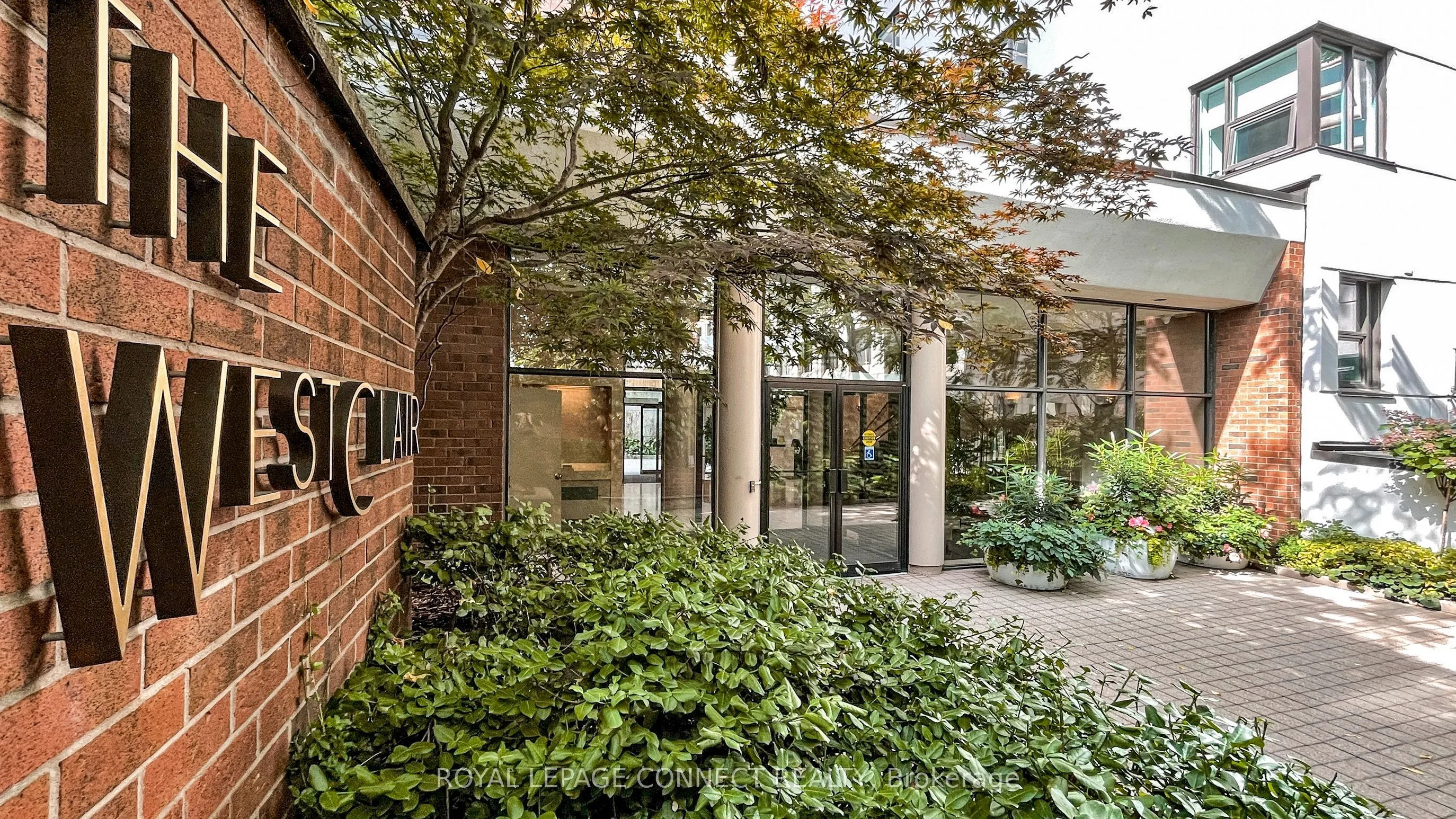 47 St Clair Avenue W, #1002