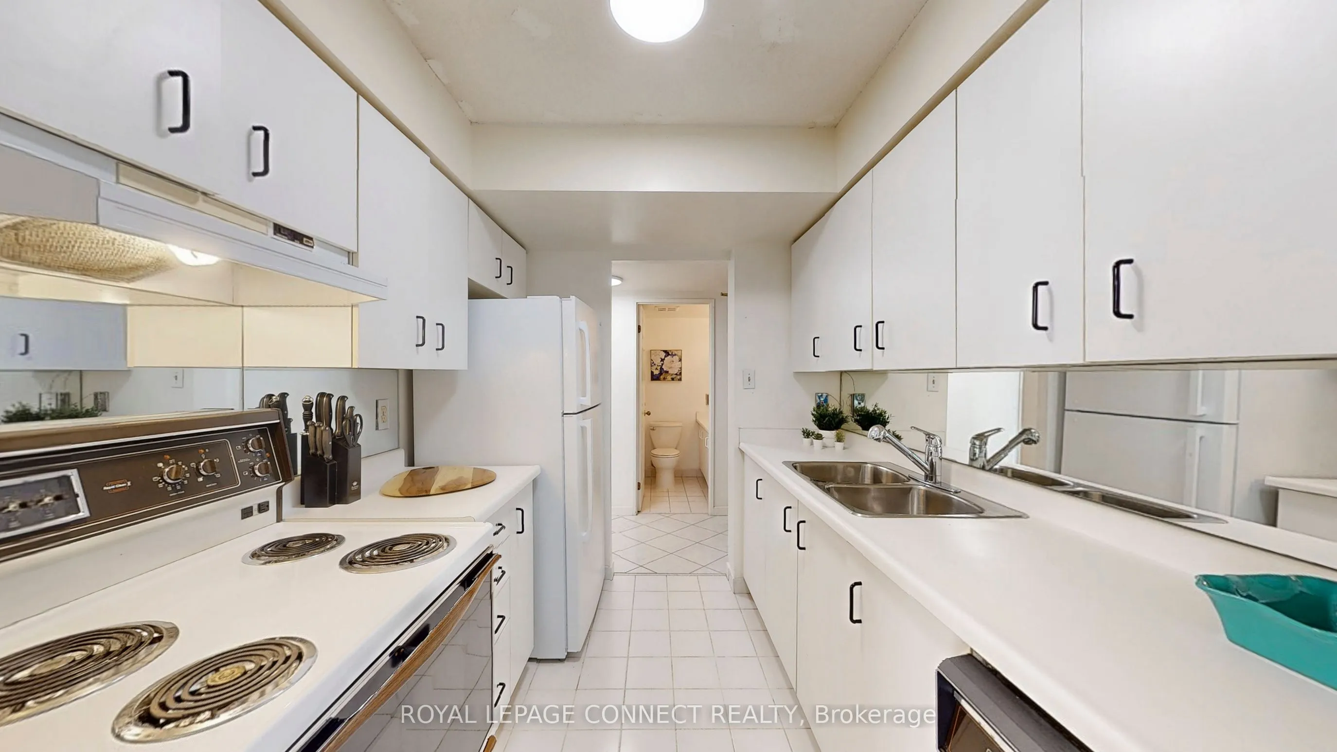 47 St Clair Avenue W, #1002