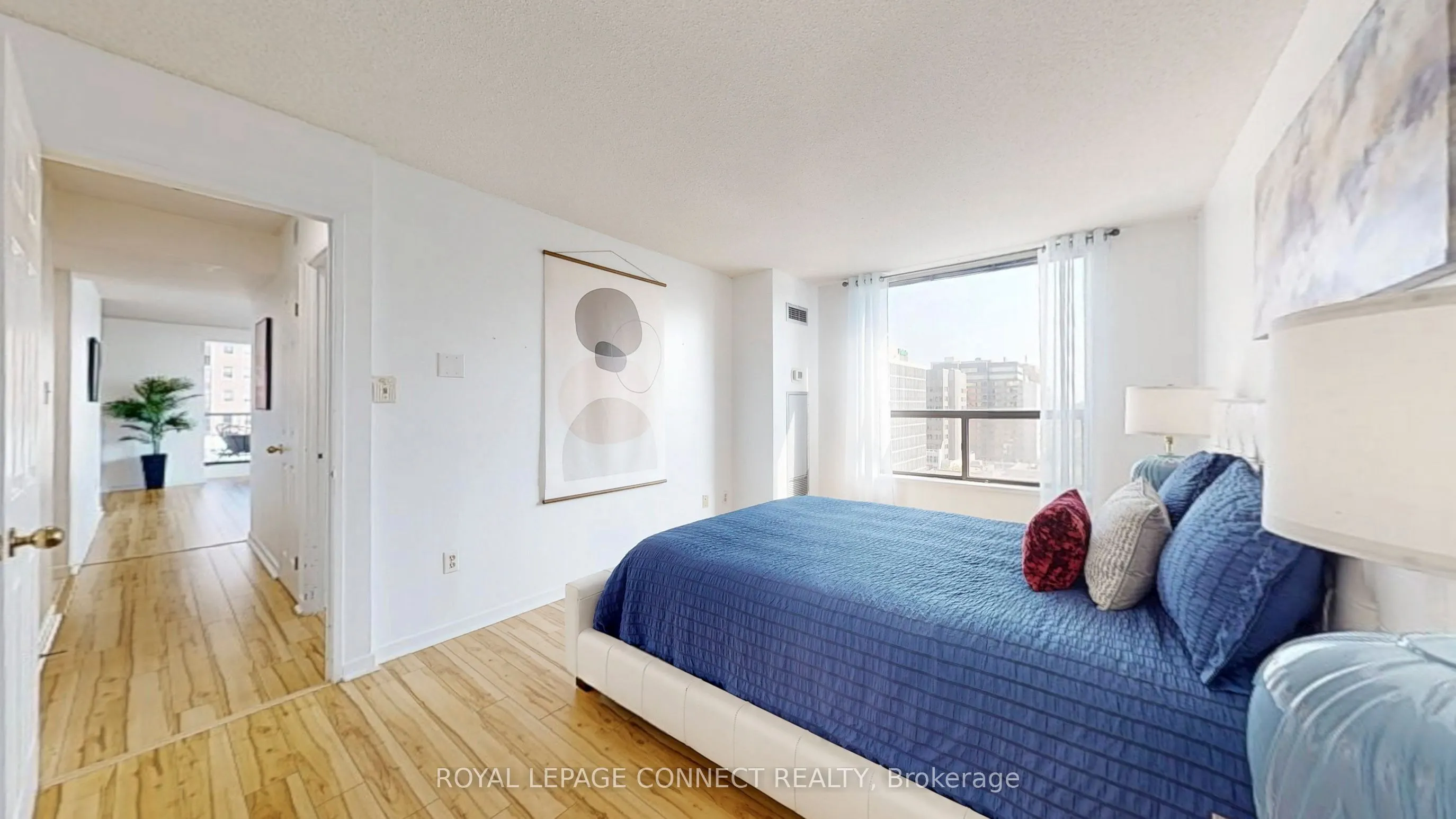 47 St Clair Avenue W, #1002