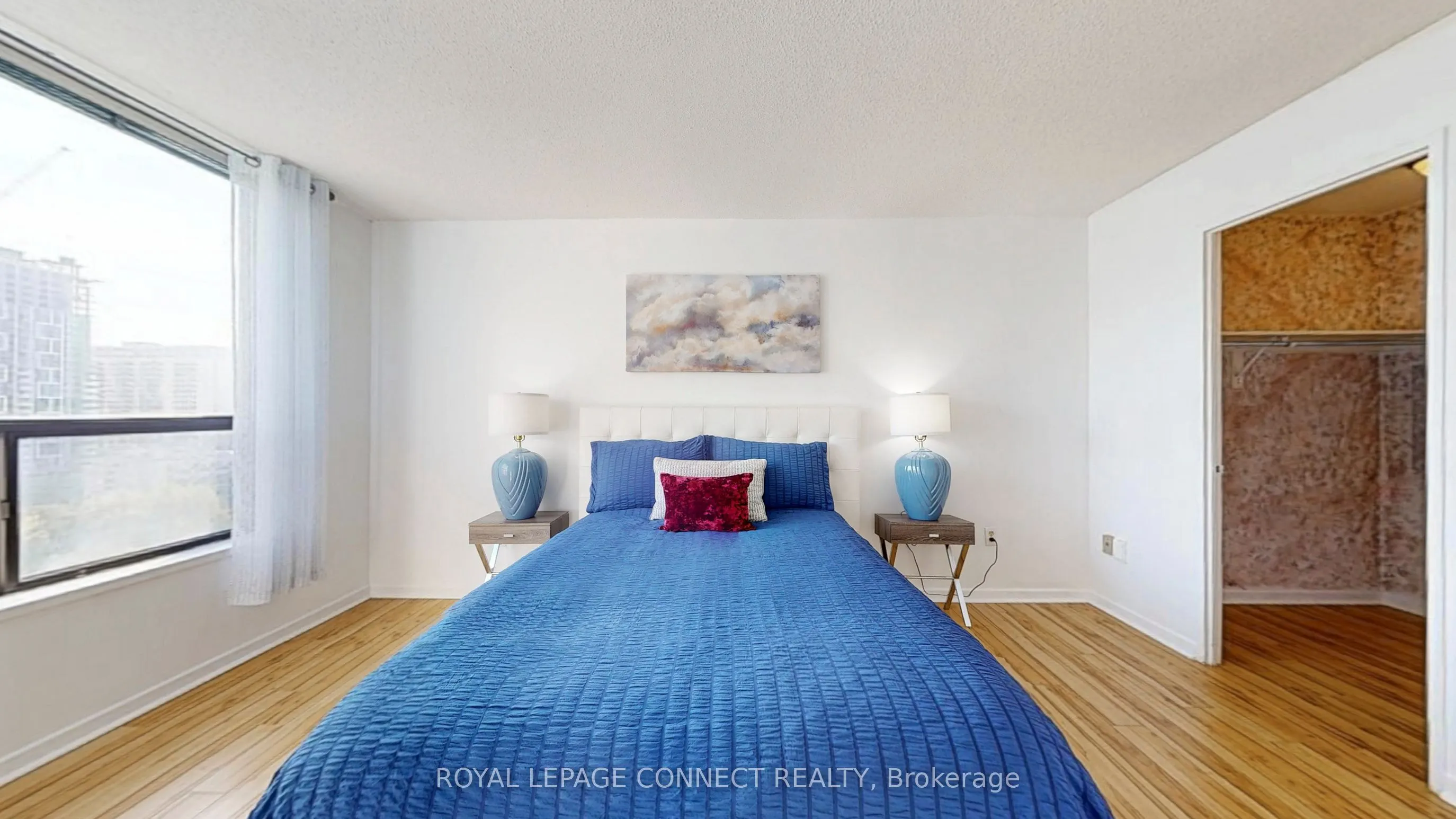 47 St Clair Avenue W, #1002