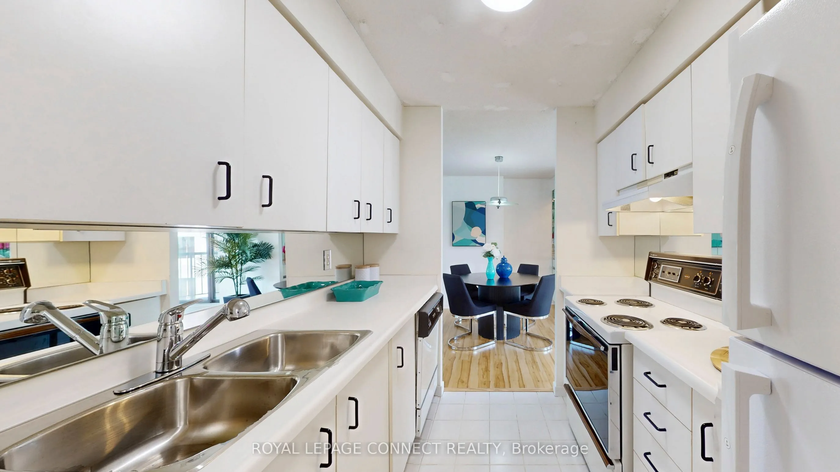 47 St Clair Avenue W, #1002