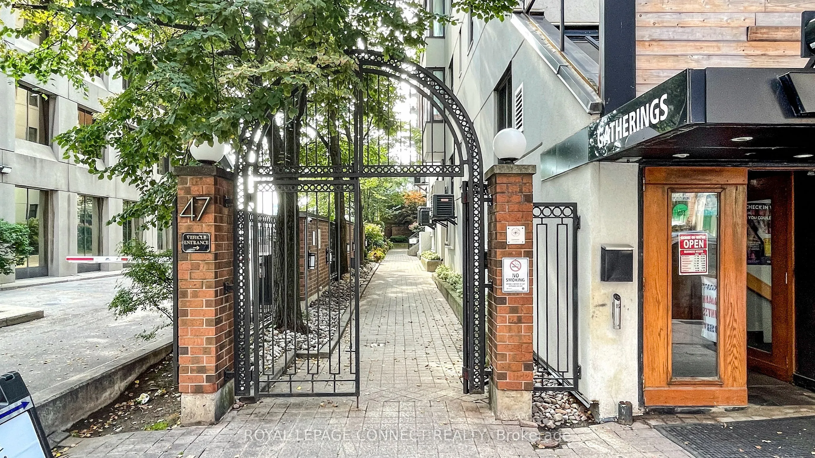 47 St Clair Avenue W, #1002