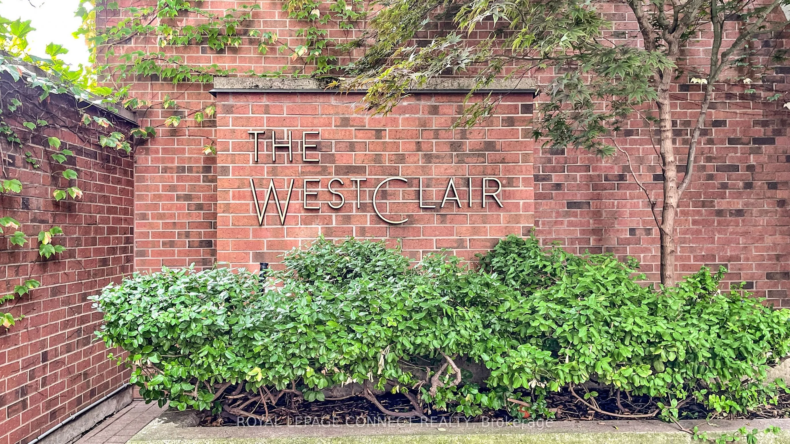 47 St Clair Avenue W, #1002