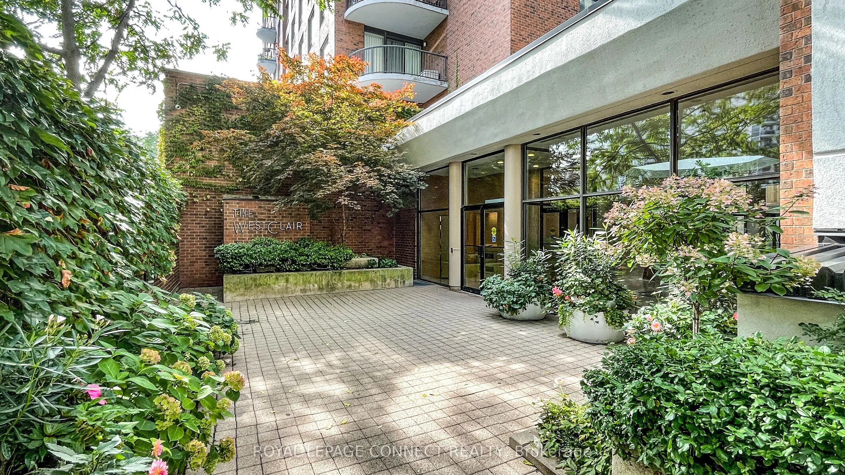 47 St Clair Avenue W, #1002