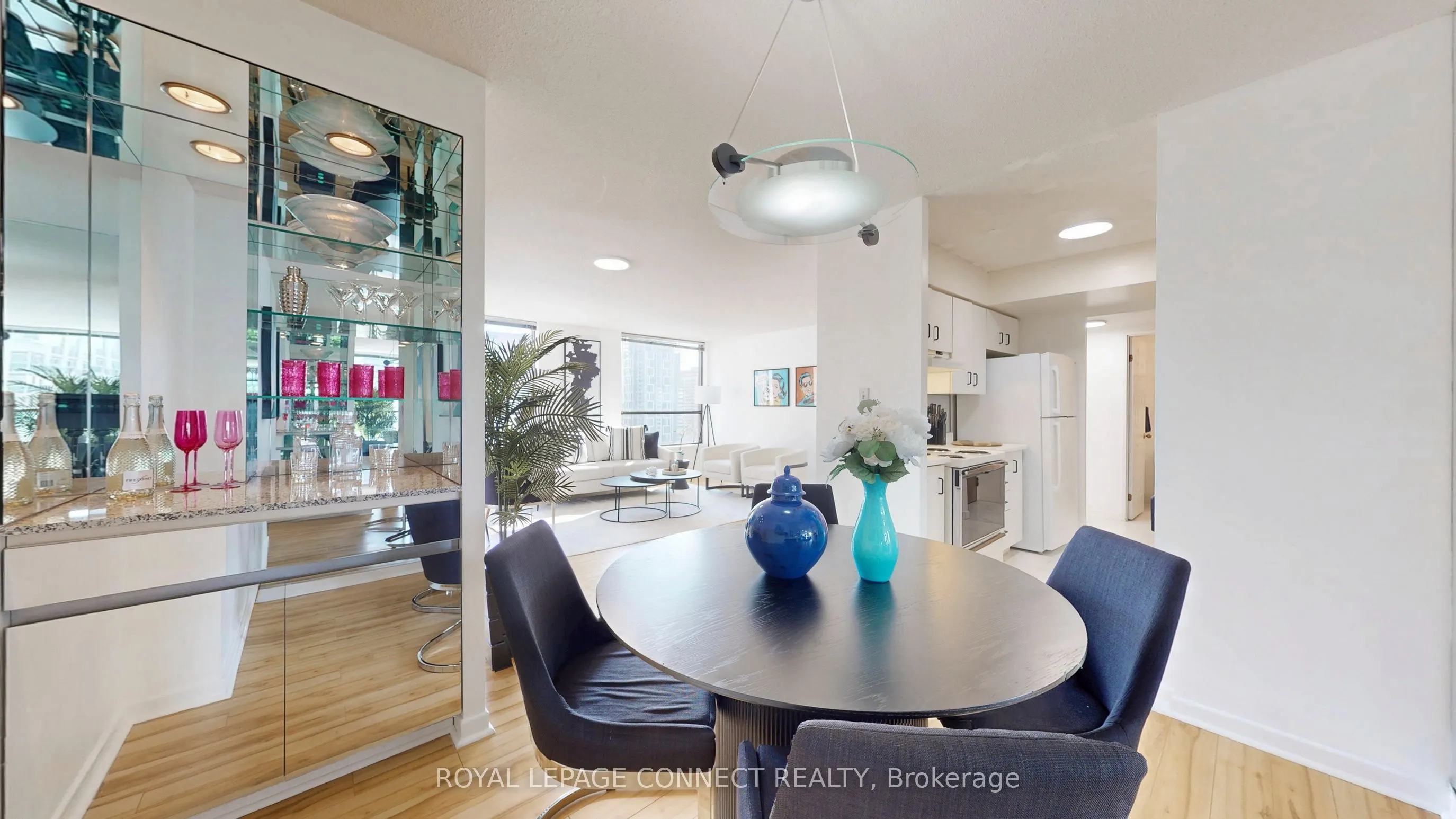 47 St Clair Avenue W, #1002