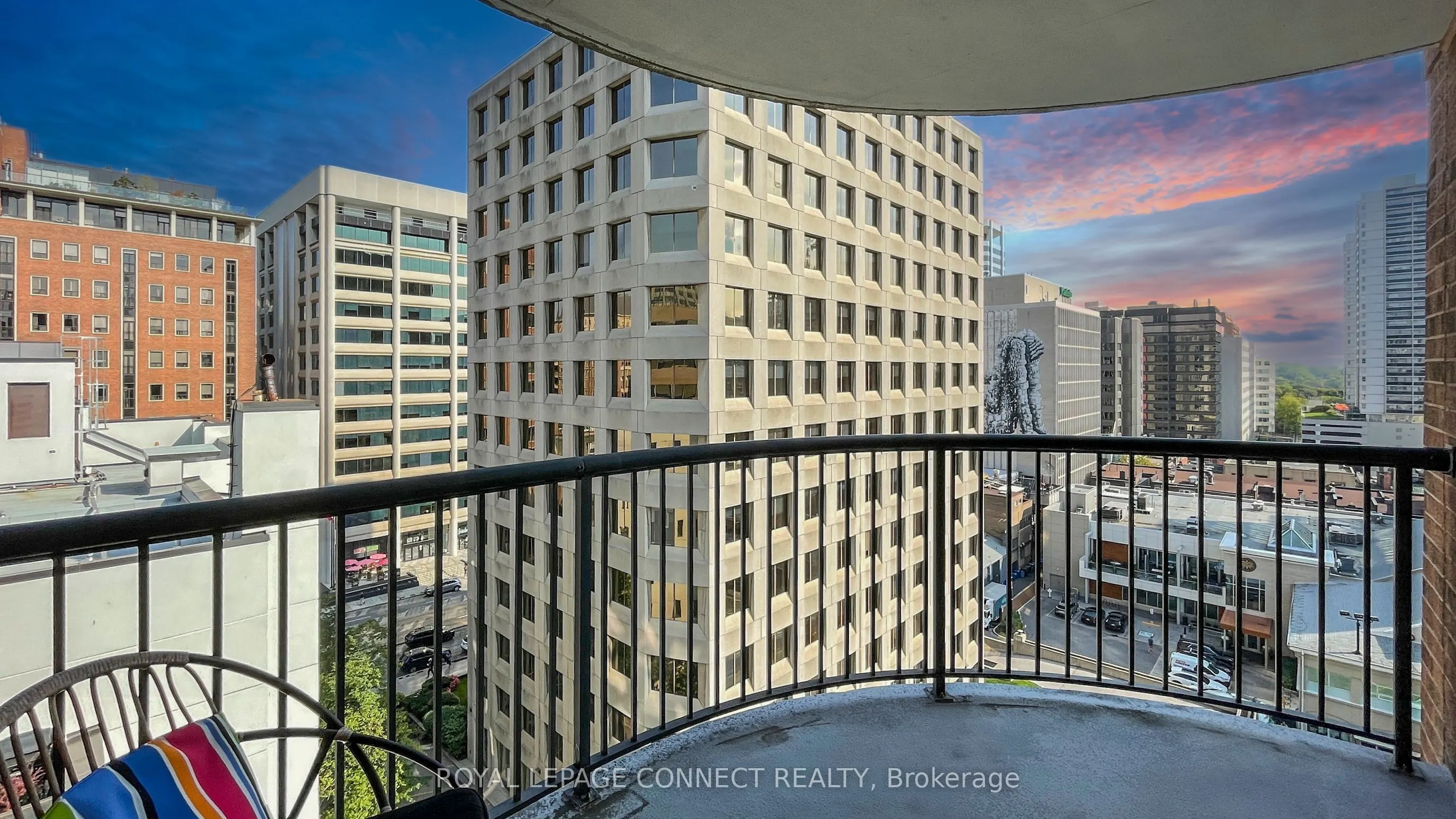 47 St Clair Avenue W, #1002