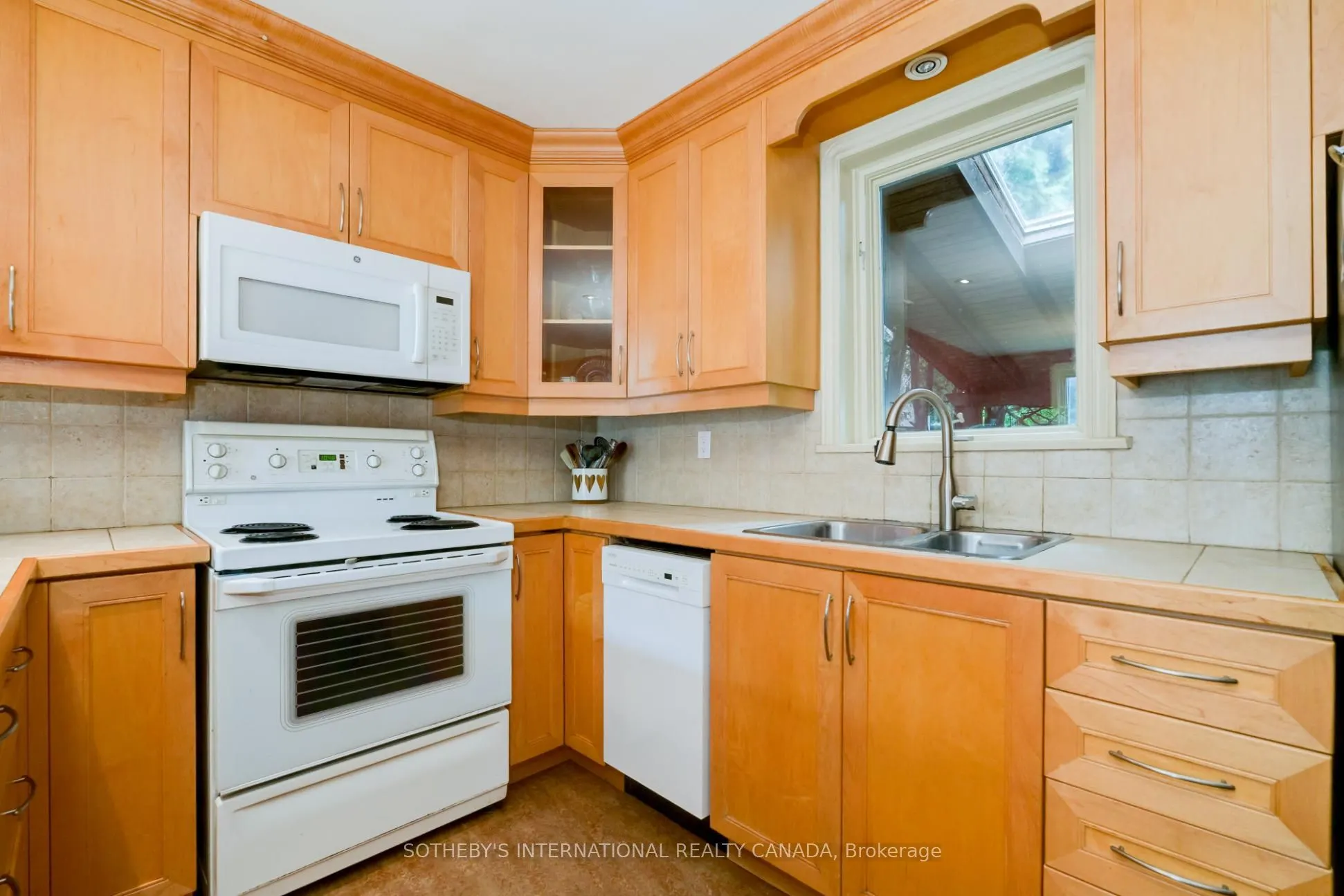 239 Empress Avenue