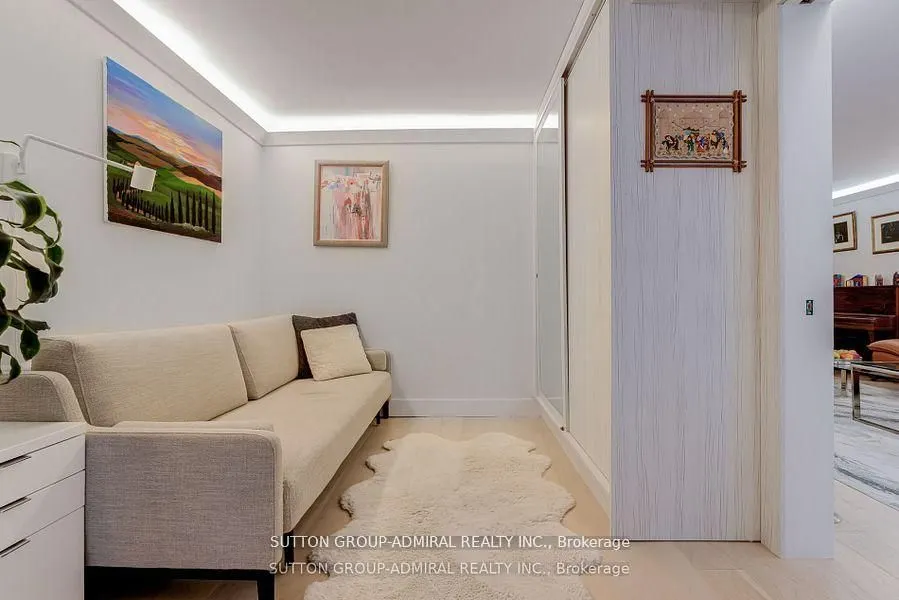 278 Bloor Street E, #805