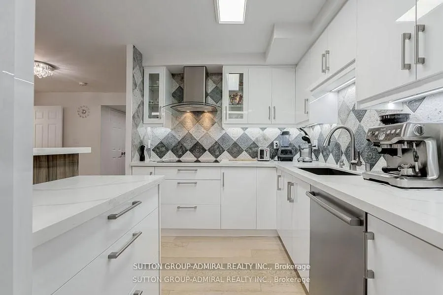 278 Bloor Street E, #805