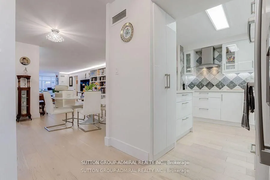 278 Bloor Street E, #805