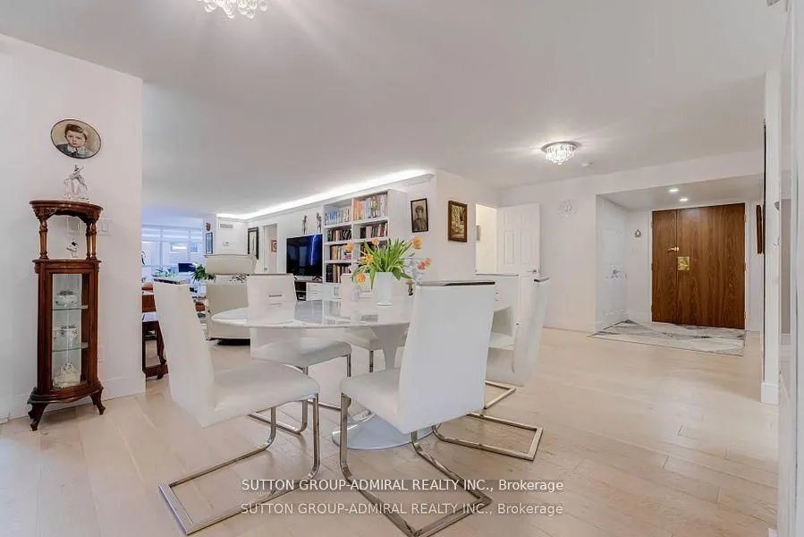 278 Bloor Street E, #805