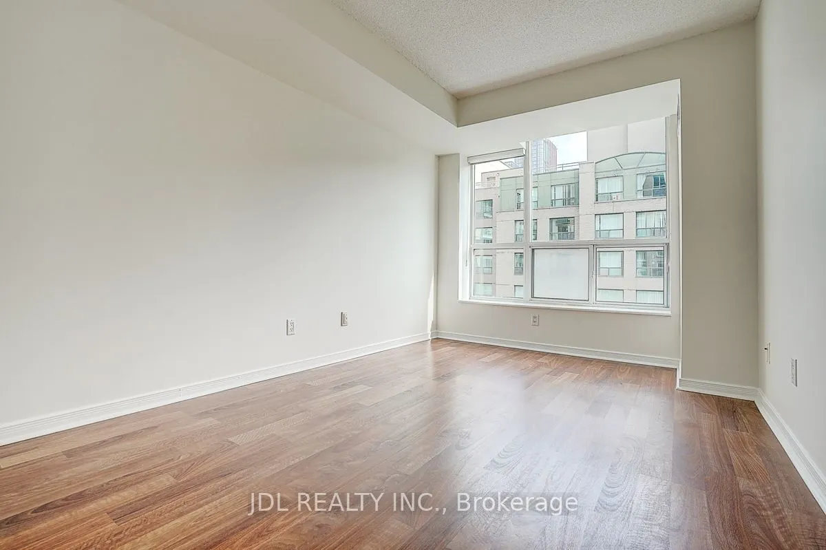 109 Front Street E, #823
