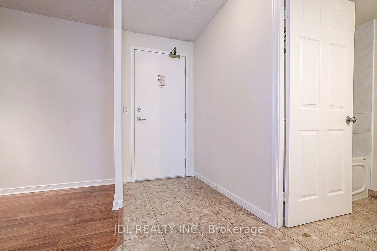 109 Front Street E, #823