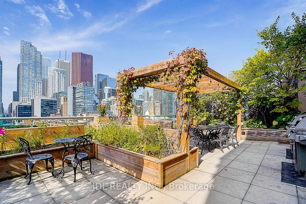 109 Front Street E, #823