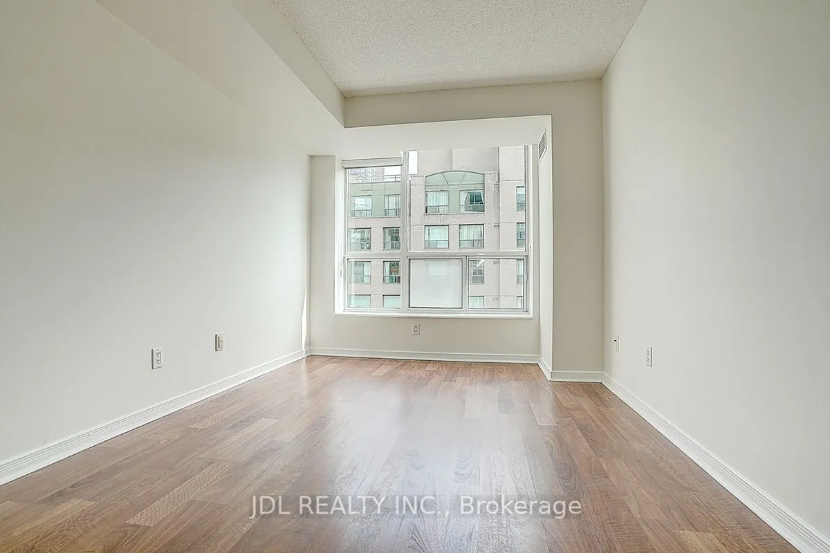 109 Front Street E, #823