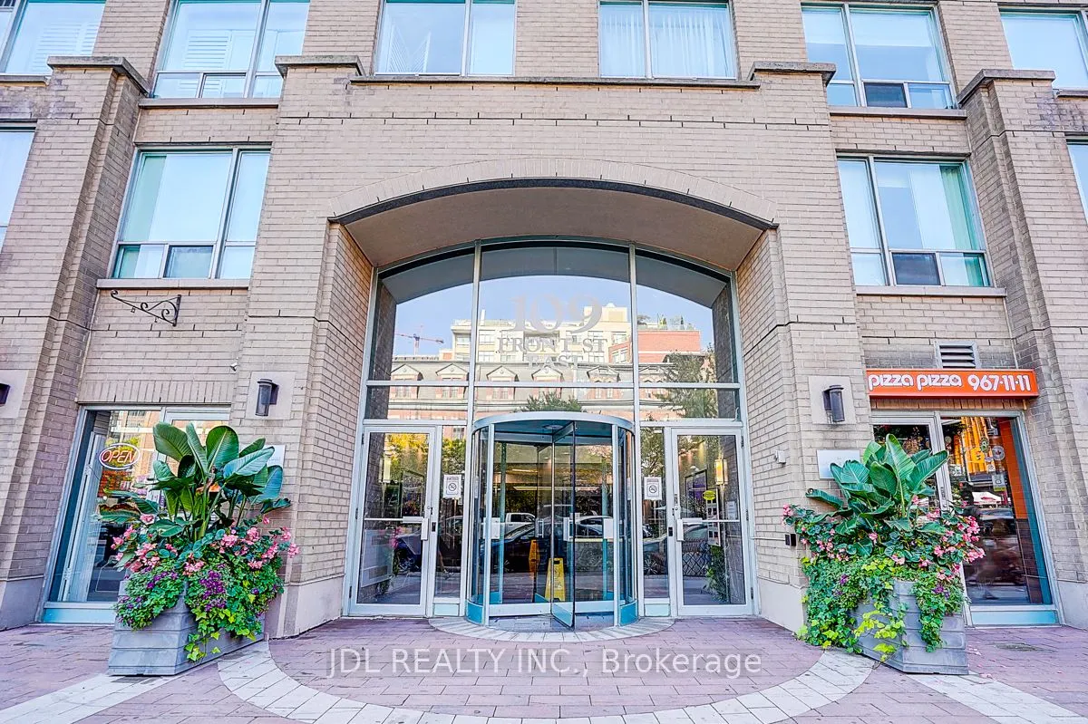 109 Front Street E, #823