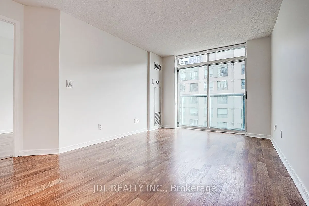 109 Front Street E, #823