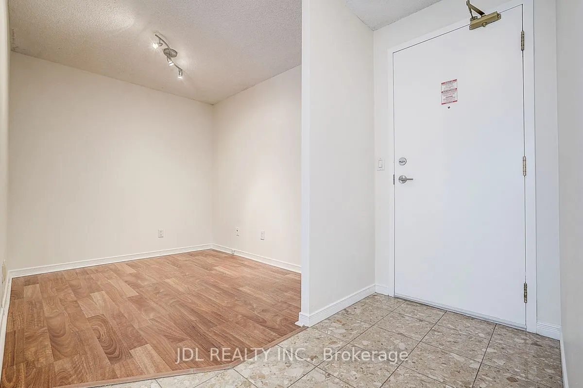 109 Front Street E, #823