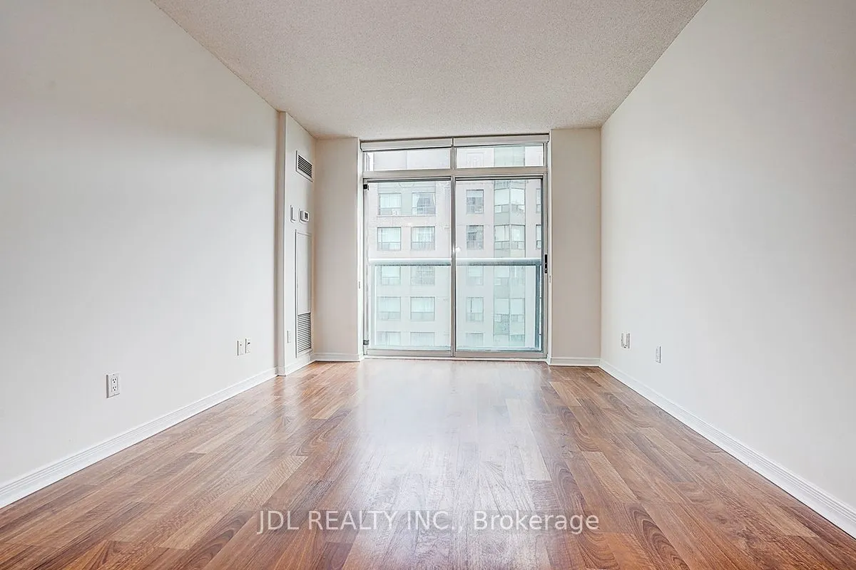 109 Front Street E, #823