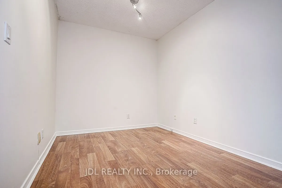 109 Front Street E, #823