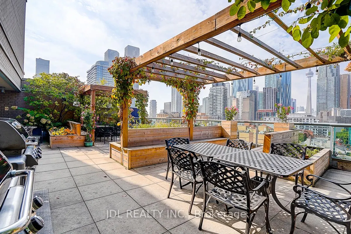 109 Front Street E, #823